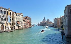 Dimora Contarini Charm Apartment On Grand Canal